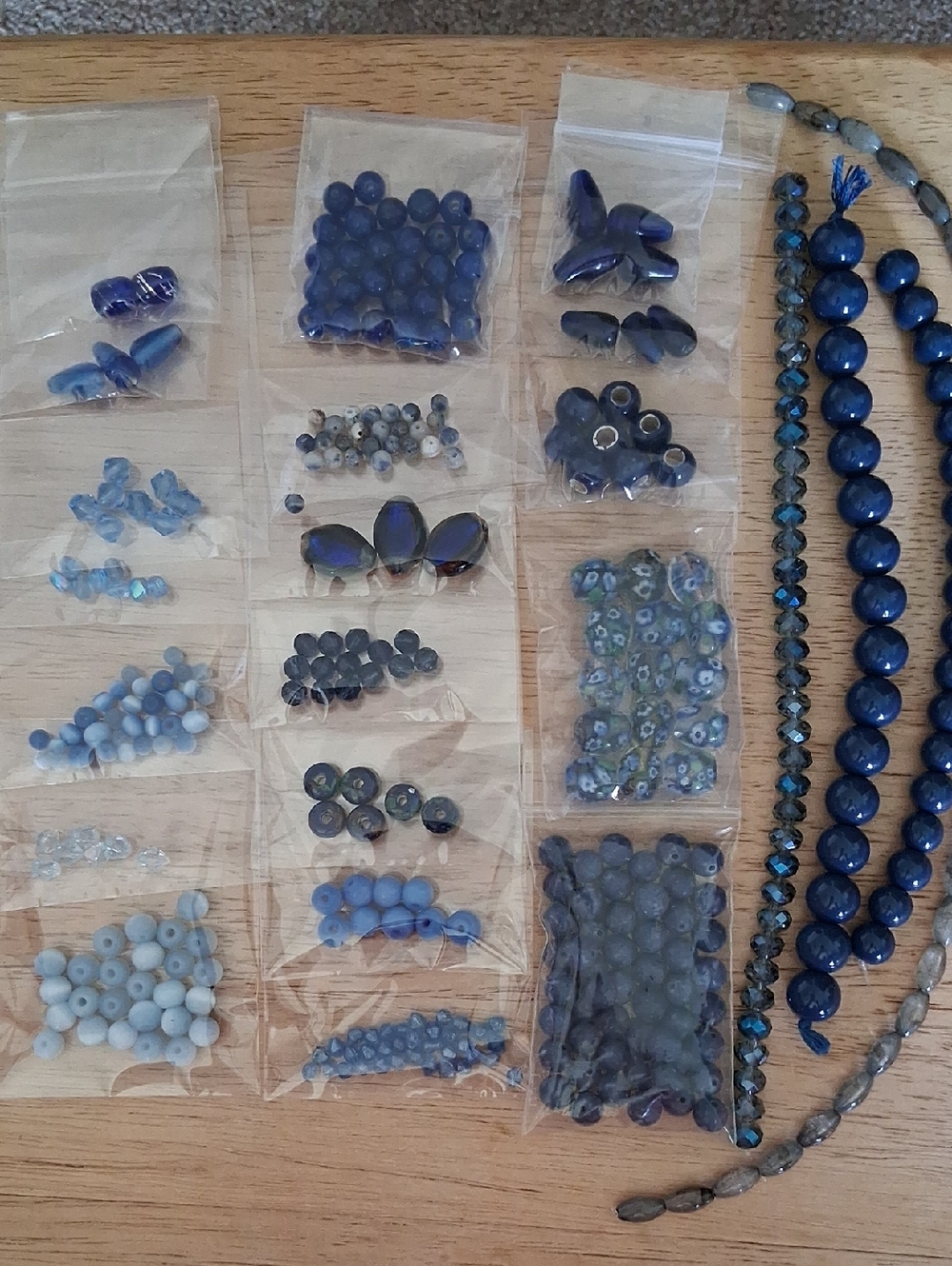 Assorted Brand New Blue Beads H132